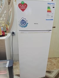 ثلاجه للبيع تجميد فول سعر 250وبيها مجال  07704219829