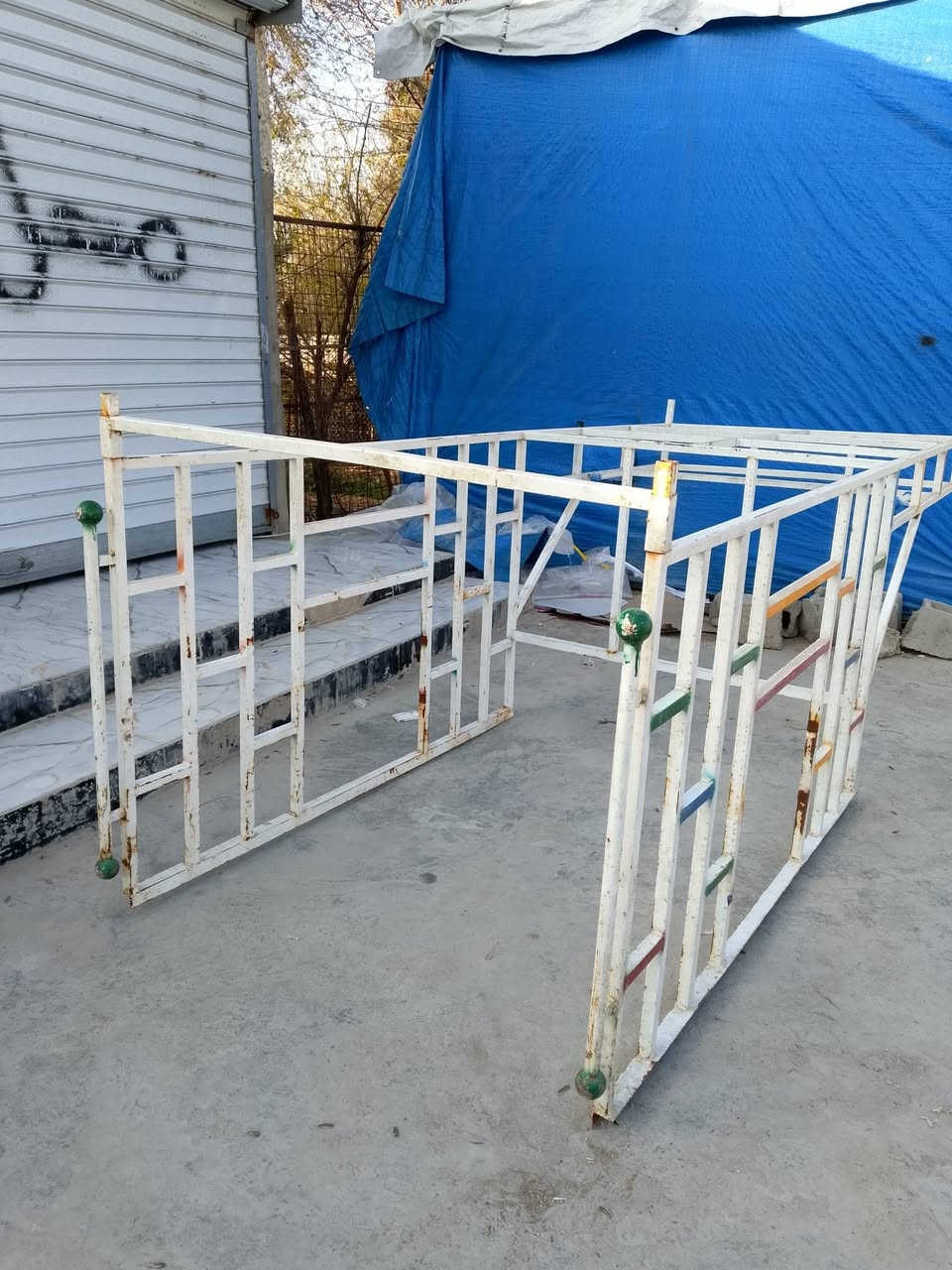 للبيع١٠٠
***********
