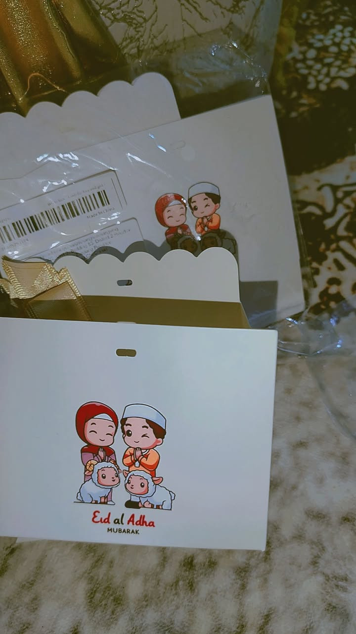 السلام عليكم عمري درون كاميرة ومروحه كوره وضروف  هدايه مناسبات ويجود خدمت توصيل.... كلمن وسعره 
رقم الهاتف. ***********
رقم الهاتف. ***********
