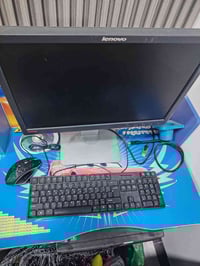 حاسبه للبيع شغاله اي نقص مابيه 100 الف وبيه مجال 07728180456