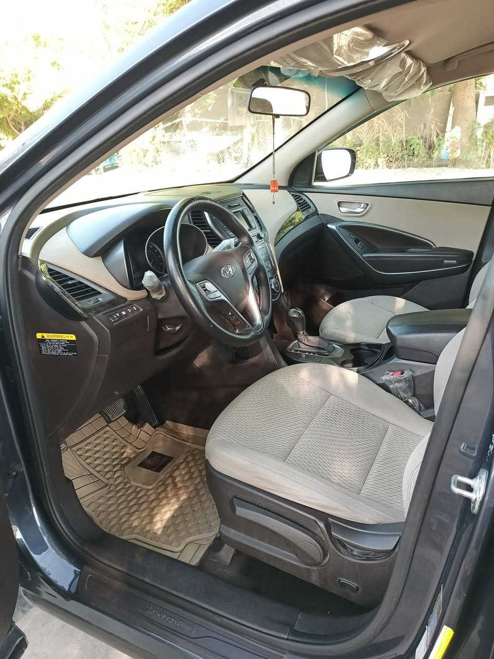 السلام عليكم .. 
للبيع فقط بدون مراوس ..
سنتافي 18 وارد امريكي فئة sport بدون ايرباك الضرر بالصندوق جوة الرقم  فقط السيارة ليبل واحد ماشية 80 ألف جاهزة مكينة تبريد ثلج صدر أمامي وخلفي نظيف تخم تاير باتري جديد
 رقم بغداد بسمي مكاني بغداد كفاءات السيدية
السعر 165 وبيها مجال للشراي 
السيارة على ايد وحدة ومستوردها 
للتواصل على الرقم ***********
 وبالتوفيق للجميع أن شاء الله.
