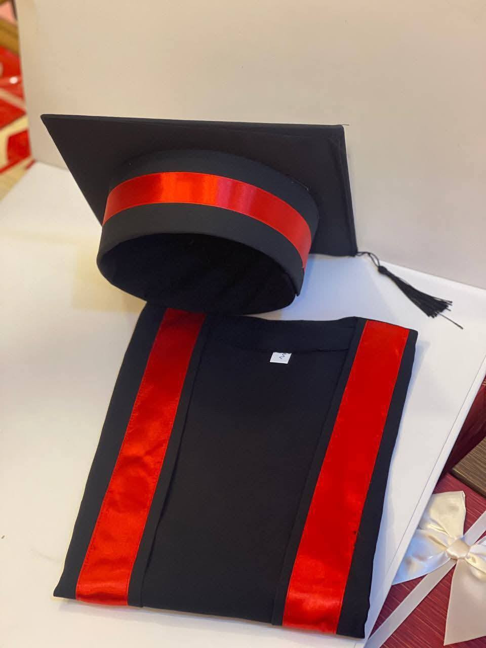 روب وقبعة وشاح احمر ارخص من السوق,***********
