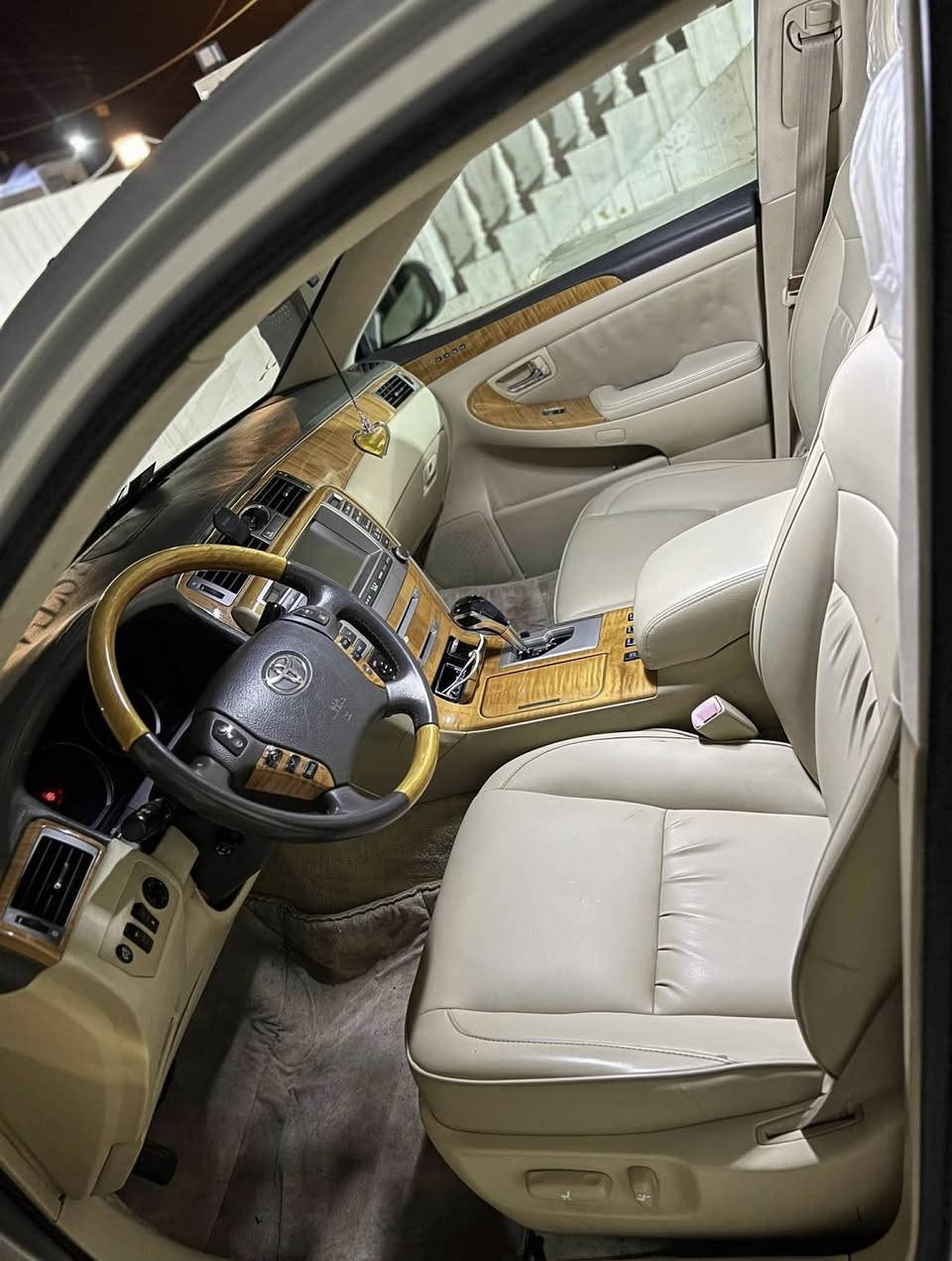 ماجيستا ساخ
٢٠٠٧
بي بوياخ
٤دكم
كورينه وه فروشتن 
***********
شتي جوانو تايبه ت
