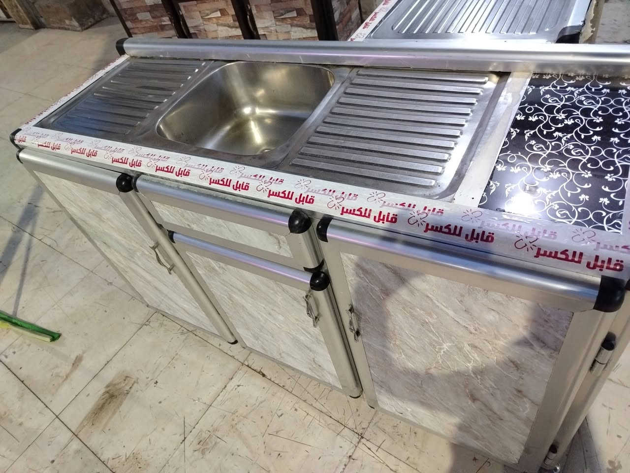 للبيع كونتر سنك متر نص شغل تقيل سعر ٩٠ بي مجال ***********اسيا *********** مكان موصل رشيديه
