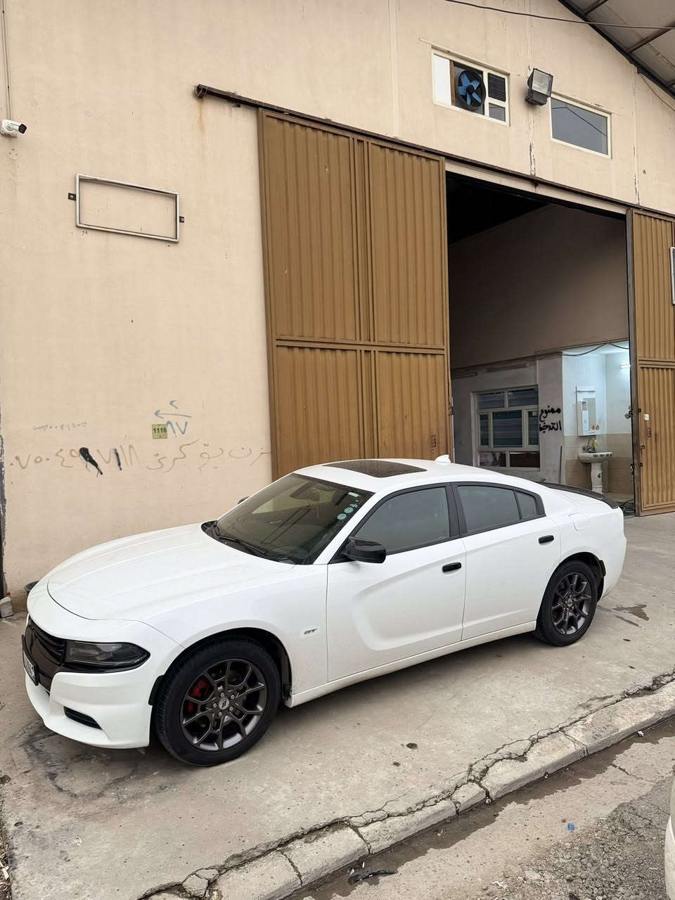 سلام عليكم للبيع چارجر موديل 2018 مواصفات سيارت gt جيتي السياره فور ويل
السياره مكفوله كفاله عامه عدا شخط صغير بالباب ورصعه خفيفه مابينه اثر حصو 
عنوان سياره اربيل للتواصل *********** واتساب 
سعر سياره 210 $
