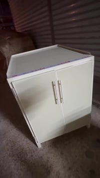 ميز الارتفاع 100 العرض 90  الطول 75  السعر 170 وبي مجال بعده جديد مامس...