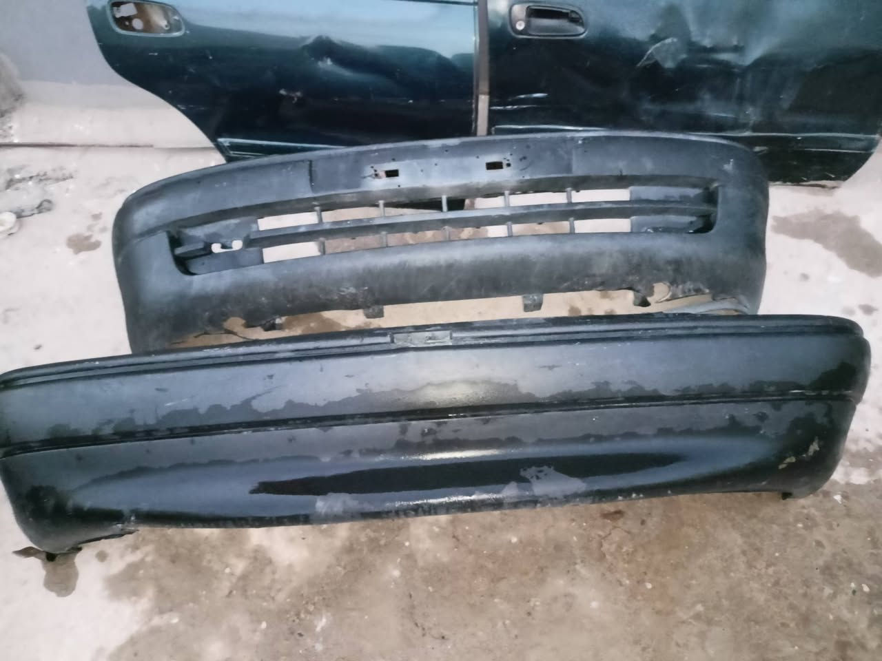 بواب فرخ بطه لون زيتوني وزوجين دعاميات اوبل استره انضاف حيل سعر البواب 80وبيها مجال وسعر الدعاميات الزوج على 30 وبيها مجال *********** /***********
