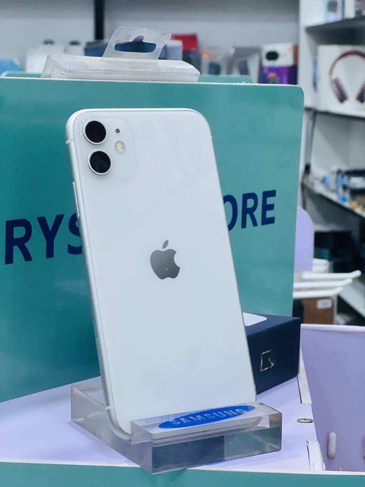 السلام عليكم
11عادي شرق اوسط مكفول 
ذاكرة 128
بطاريه 80
السعر ٢٥٠وبي مجال 
بابل المحاويل البدع الكبير 
الاتصال 
***********
