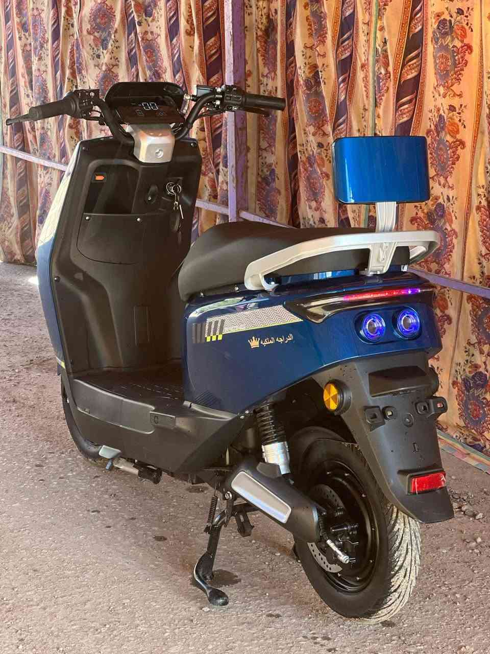 سلام عليكم شباب دراجه شحن البيع زيرو زيرو غير مستخدم  غير مستخدم ولا  يوم  دراجه عالميه الله شاهد  كلها كامله مكمله كل تقص وعيب مابيها امانت الله  تجي مواصفات عالميه
دراجه بارحه اخذتها وصل المعرض موجود 

الموديل2026 
النو ع سكنس الملكيه 
البطاريات 6 دبل
التحويلا ت1.2.3
السرعه 65 حقيقي يعني 
تشغيل عن بعد 
جهاز انذار السرقه 
بصمات 2
سويجات 2
قفل ستيرن +قفل بصمه 
لونها كلش مميز 
كشن سياحي  VIb
نضام ABS
نضام USB
نضام R رجوع الخلف
طارات جبلي 
بريكات دسكات دهن 
أطارت جوبلس 
لدات اماميه وخلفيه 
اسطابً لايت 
شاحنه ذات شحن سريع ويقاف ذاتي 
اشاير رباعيه 

اي استفسار اتصال 

***********

مكاني بغداد
