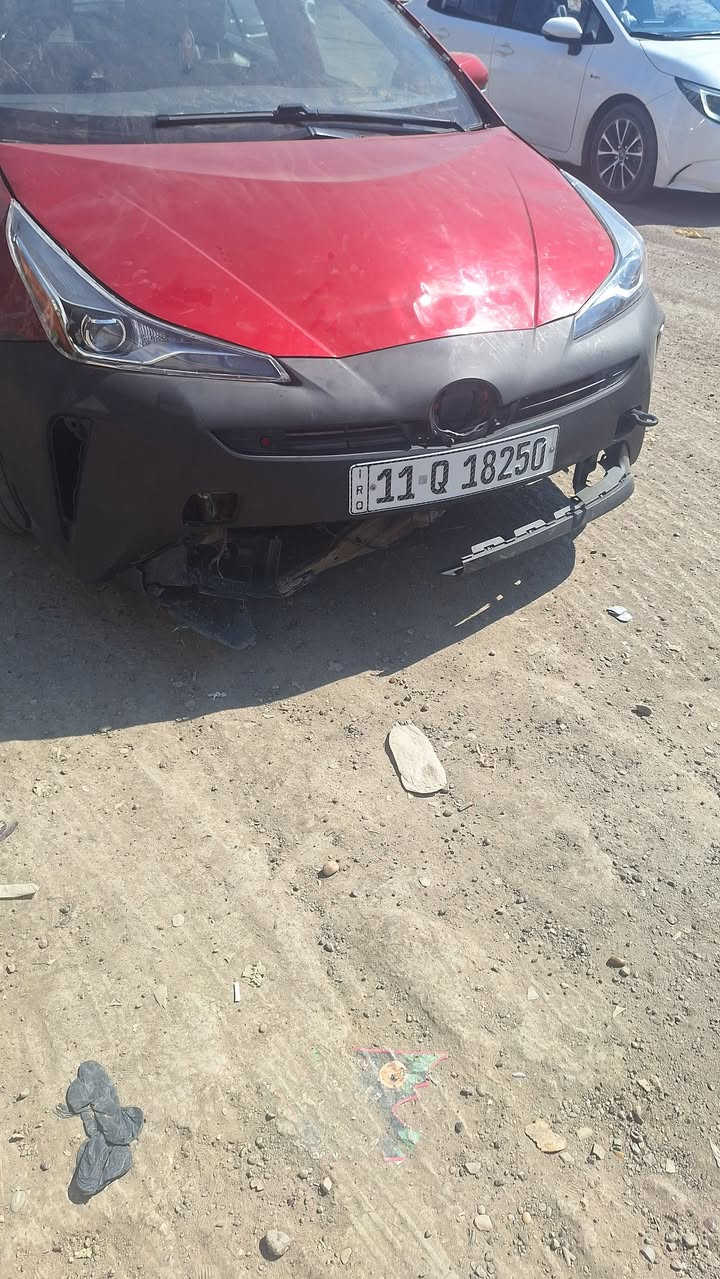 البارحة صلحتة وكملتة اليوم انضربت النفسية تعبت عارضة للبيع سعرة ٩٠ قفل ***********
السيارة يرادلة راديتر ماء ودعامية فقط
