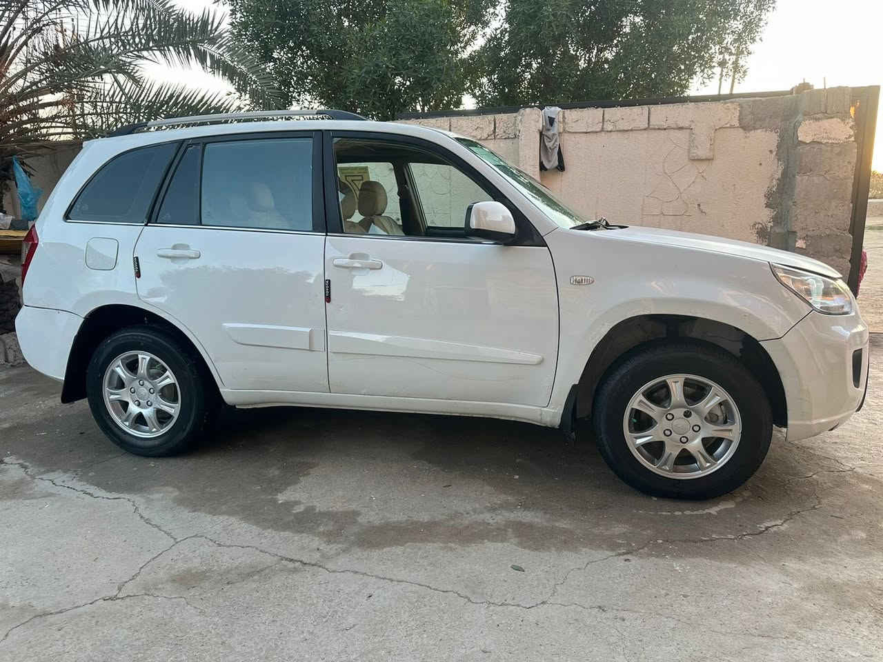 السلام عليكم
تيكو 2012 
كير محرك حلوات 
حداديه تخم تاير جديد 
مصفره غرامات 
تحويل مباشر بااسمي 
كرهبايات كله جاهزه
كفاله من الضربه والصبغ 
السعر 58
العنوان كربلاء الحر السواده 
***********
