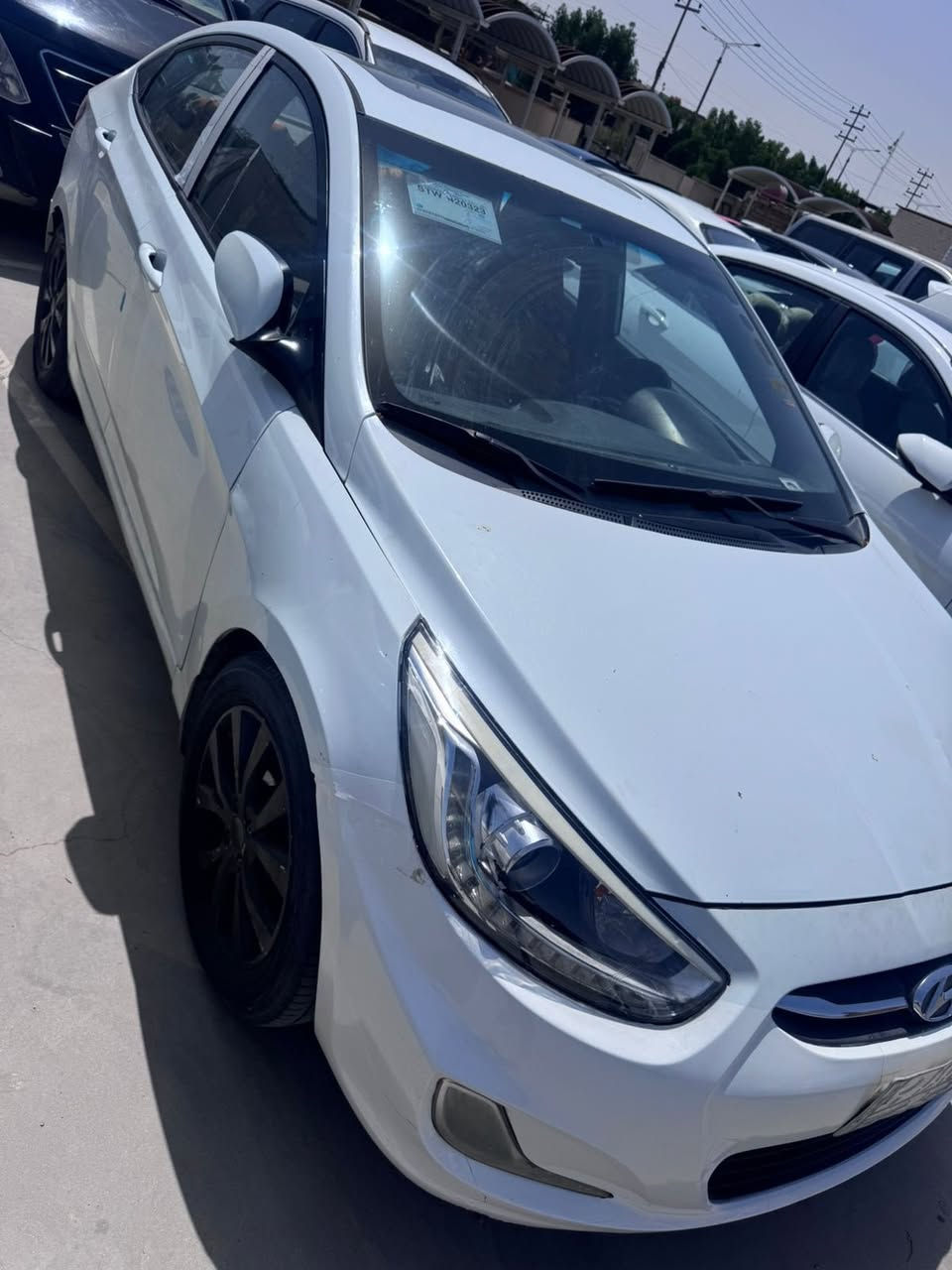 السلام عليكم
اكسنت ١٦ فول مواصفات ١ /١ 
بصره حره  بيها قطعتين 
تبريد جديد بدي نضيف 
السياره احله من الصور.  السعر ٩٠ 
 السياره بالبصره ***********5
مكلف بنشر.
