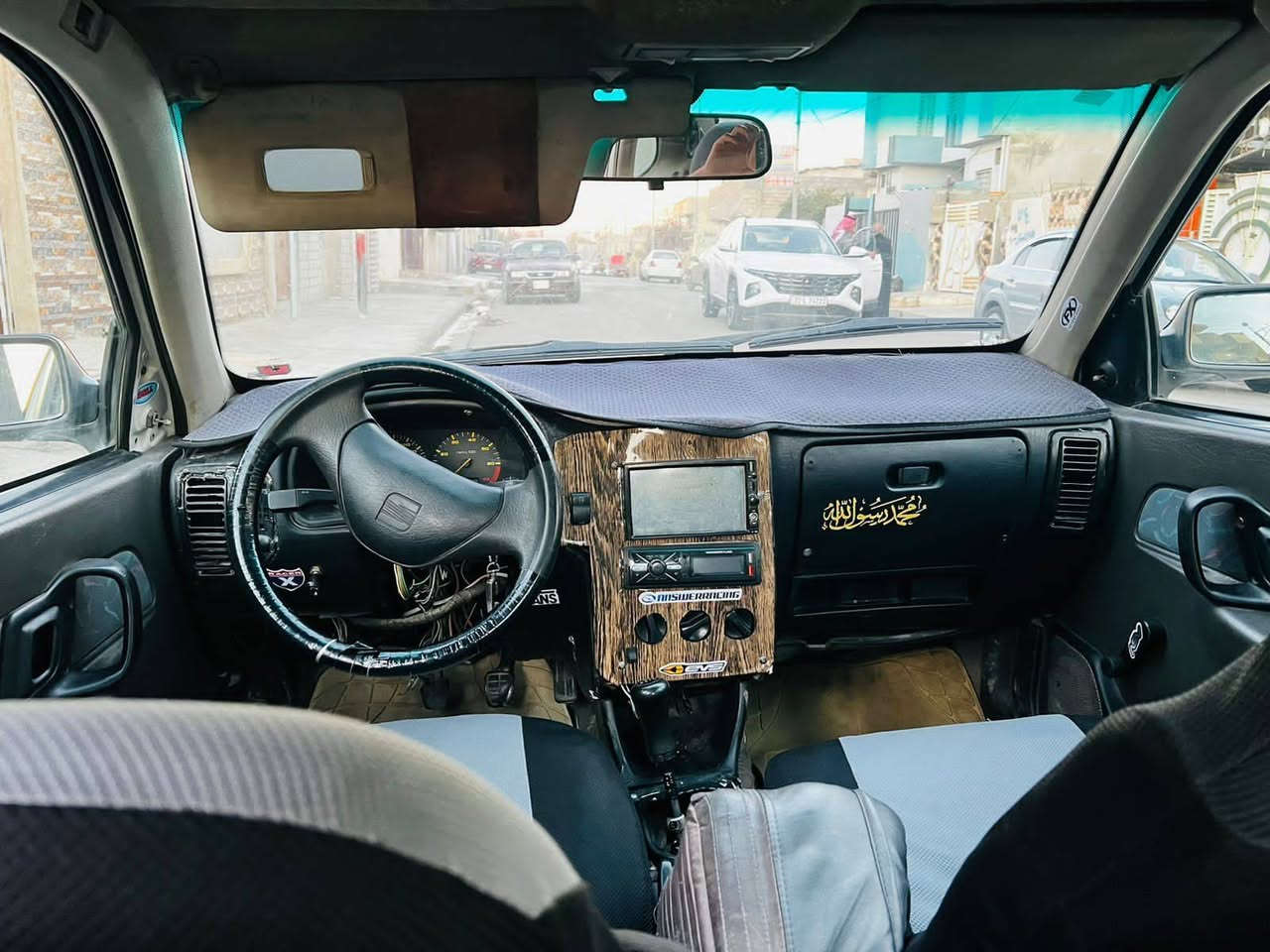 السلام عليكم
سيات موديل 1994
كير محرك شرط محرك 0،8
طخم نضيف تدفيه شغاله
وايرمنيه كلها شغاله
سعر السياره 20 ورقه 
سنويه عضم مشروع وطني 
شرط الوكاله والتحويل
عنوان جانب الايسر الاستفسار عل الرقم ***********
***********
