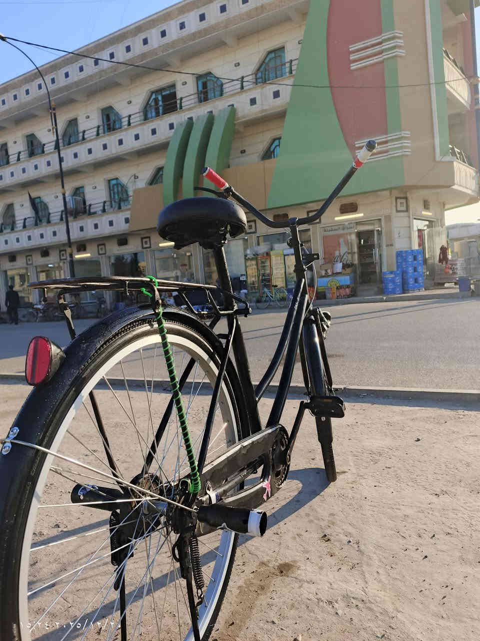 من رخصت مدير الاكروب
بايسكل للبيع 
الحجم 26
المكان عزيزية 
عيوبه جان بي صبغ اضافر قليل بأماكن بسيطه ورشيته صبغ اسود 
 وما مبين أبد بايسكل الله شاهد نضيف ومرتب وحلو كامل ما بي نقص أي شي السعر 80وبي مجال بسيط ودللو
للاتصال فقط واتساب***********
