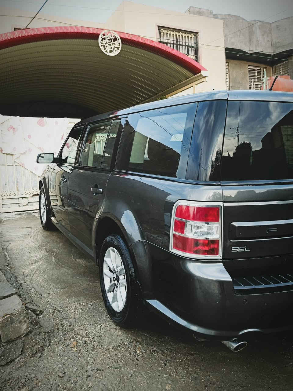 السلام عليكم فورد فليكس 2018مكينه 6سلندر 3500مكينه كير كفاله حادثهى موضح بلصور السياره ليبل واحد كشنات مخمل 7راكب3قطع تبريد كامره خلفيه دواره حساسات تحكم ستيرن جهتين دفع ثنائي  خلفيه 6ايرباك رمز بلباب بعد بيها مواصفات  رقم اربيل الجديد تريد وكاله تريد تحويل السياره جاهزه من كلشي تخم تاير جديد مكاني حله الهاشميه اي استفسار عبر الواتساب ***********
