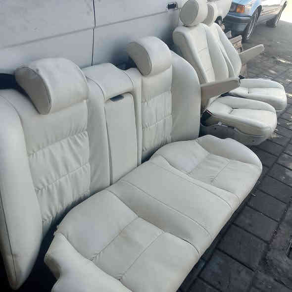 السلام عليكم...تخم كشنات 700 نظاف حيل السعر 175 مكاني بغداد ***********
