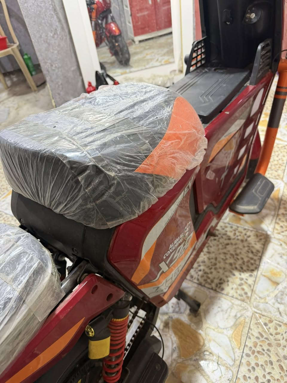 دراجه شحن للبيع x900  صار شهرين من اشتريتها استخدام شخصي كل اسبوع اطلع بيها مره هععع السعر ونهايتها ٥٥٠ وهذا رقمً موبايلي ***********
