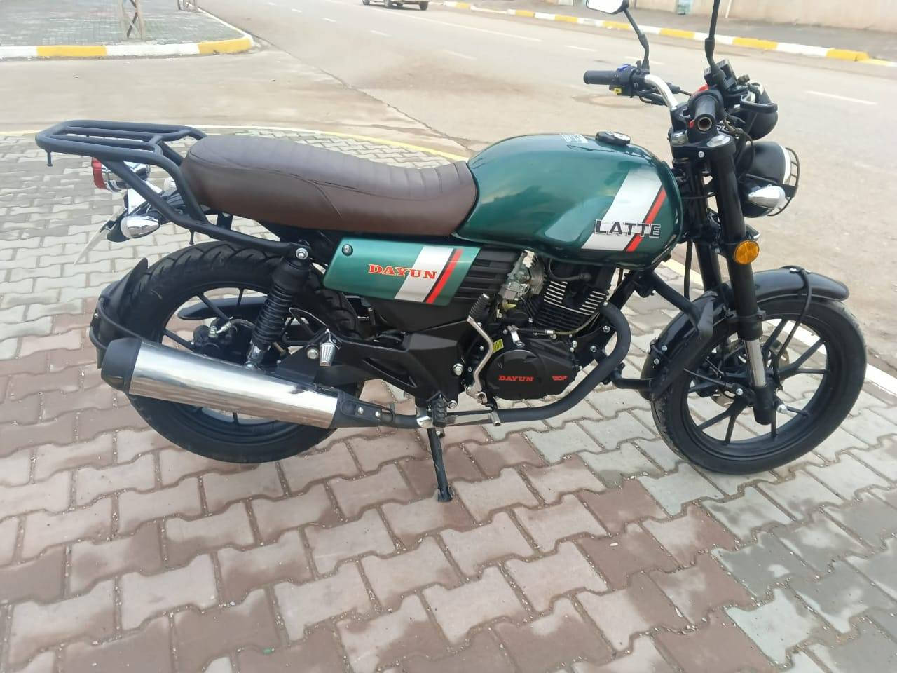 دايوان لاتي ٢٠٢٥ ماشيه ٤٠٠٠ جديد بعدة زيرو اوراق سكنر للبيع المكان ديالى
..***********..متواجد واتساب
