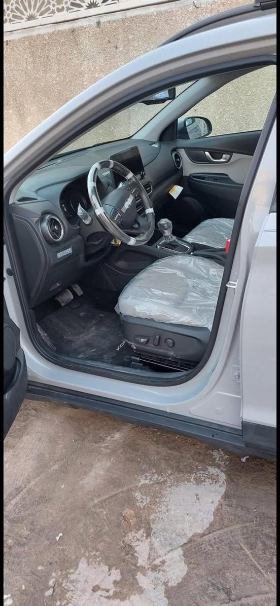 السلام عليكم 
هونداي كونا موديل 2023 فول مواصفات لون سمنتي مميز 🩶ودواخل كشنات لون ابيض 🤍💟 فول مواصفات 1/1🔥
رقم بغداد انگليزي 
ماشيه  ٢٦ الف ميل فقط  السيارة حادثه موضح تبديل بابين نفس اللون  الايمن  مكفول لغد شاصي صور  مرفقة راسلني عل واتساب     

*********** 

سبير الشركه مانزل  
حجر بيئه بلادي 
رادار بلادي
السياره  مواصفات حلوه🩶
⭕️فتحة سقف سلايد روف 
⭕️بصمه -بصمه ابواب -تشغيل عن بعد
⭕️محرك 2000 دوش المرغوب  
⭕️نظام اطفاء وتشغيل عند التوقف بالازدحام
⭕️لد نهاري 
⭕️شاشه ايباد تاب اندرويد كبيره تدعم كار بلي+gps
⭕️رادار خلفي  وامامي وجانبي
⭕️كامره خلفيه دواره
⭕️فول تحكمات سترين 
⭕️خروج عن المسار 
⭕️3 انظمة قياده  
⭕️نظام الانحدار 
 ⭕️مانع  انزلاق 

و بعد بيها مواصفات                    
                        
الاستفسار  *********** 

***********

( متوفر اتصال  واتساب) 
 مكاني بغداد الكرخ كاظمية 
 السياره جاهزه  100‎%‎
السعر 157 ورقه وبيهه مجال
