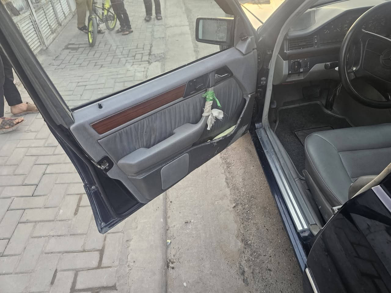 سلام عليكم مارسيس دب مديل ٨٩ وارد يابان بلاديه سياره  قواعد بلاديه  مكفوله من ضربه اوشواصي  الون اسود كحلي رقم نكليزي بغداد بسمي  سياره جديده اسعر ٨٥ او بيهه مجال *********** مكان سياره بغداد عبيدي
