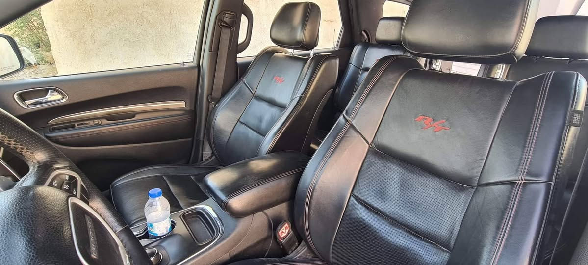 دورانكو2014 Rt

#المواصفات -2014
1- محرك  8سلندر بخاصية توفير الوقود ECO 
3-  + ستيرن تدفئه
2- الجنطة كهرباء ٣ اماكن تحكم فتح واغلاق من البصمه ومن مقعد السائق ومن مكان الجنطة
4- ثلاث انظمة للقيادة سبورت و ايكو و اوتو. 
5- حساسات خلفية اصل 
6- بصمة باب وبصمة تشغيل وبصمة وحساسات خارجية لمقبض الابواب 
7- لايت ١٠٠واط اصلي مع حاجب LED . 
8- مرايا جانبية هيترات مع عاكس جانبيه ضوء مع اشاير بالمارية مع تحرك المرايات الجانبية عند الرجوع الى الخلف حسب التحكم 
10- ويل كب حجم 20 .
12- نظام صوت ٧ سماعات داخل السيارة 
من beats audio من شركة apple
13- تحكم كهرباء لحركة المقاعد الامامية 2 
14- تحكم ستيرن كامل امامي وخلفي 
15- شاشة دشبول لمس كبيرة متكاملة الايعازات . وشاشة ٧ انج معلوملت السيارة والعطلات والرسائل...
17- نظام AUX + Bluetooth . نظام ملاحة GBS 
+ ذاكرة ميموري كارد موضعي + USB 
18- مانع تزحلق (انزلاق) .
19- تبريد ٤ قطع اكثر من 10 منافذ
20- الكشنات جلد اسود بلاد تفه تبريد متصل 7راكب منفصل  تبريد و تدفئة و تهوية و مع الستيرن تدفئة وتهوية والمقاعد الخلفية تدفئة
21- كاميرا خلفية دوارة HD 
22-إظهار ضغط الهواء في الاطارات. ومعلومات السيارة   الكترونيا مثل كمية دهن محرك و درجة حرارة المحرك والكير والزيت وضغط الزيت الكتروني .
وباقي مواصفات الدورنكو ⁦✔️⁩  ⭐   
...


**إذا كنت صاحب هذا الإعلان وتريد حذفه لأي سبب، رجاءا أرسل رسالة إلى الدعم الفني**