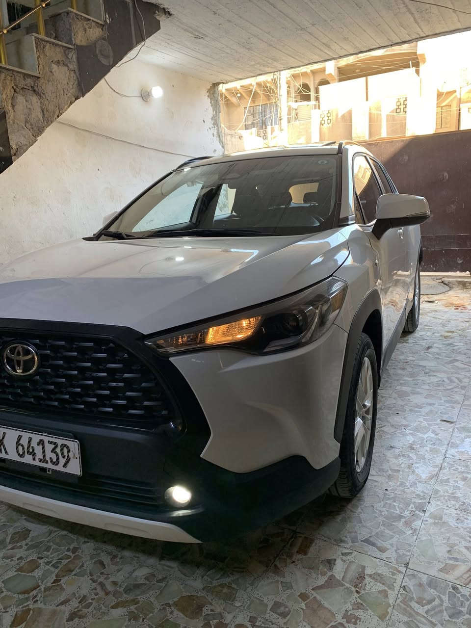 كورلا كروس 2024خليجي
اللون:( ابيض صدفي ) السياره على وضع الزيرو 
حجم المكينه : 2000 هايبرد العلامه السوده 
المسافه المقطوعه : 9 الف كيلو  
مواصفاتها / شاشه /فتحه / بصمه/هند بريك /تبريد قطعتين /بلوجكتر سبايدر قماره
مكانها البياع 
سعرها 170    السنويه بسمي 
***********
