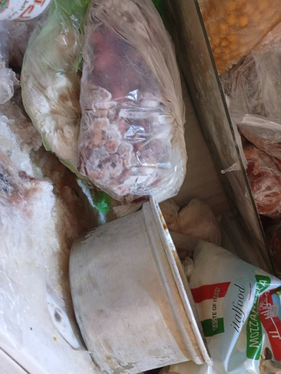 ثلاجه مستعمله للبيع ***********. زعفرانيه ب250
