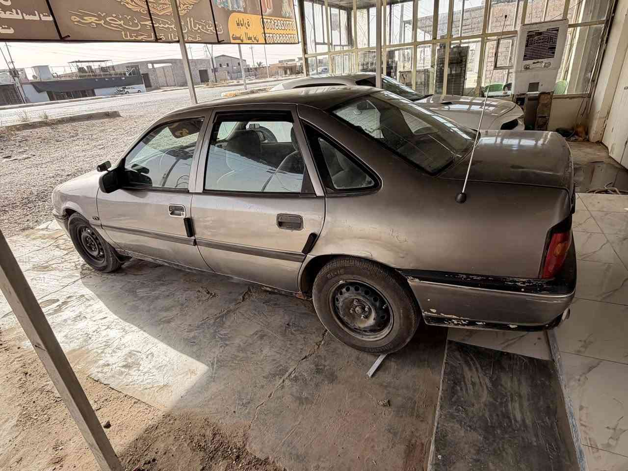 سلام وعليكم.
فكترا موديل 1993  فتحه 

محرك 1800 

كير محرك شرط 

حداديه جديده  تخم تاير 

رقم صلاح الدين تحويل ثاني يوم 

مكانها صلاح الدين سامراء 
سعر  35بيها مجال 
 

***********
