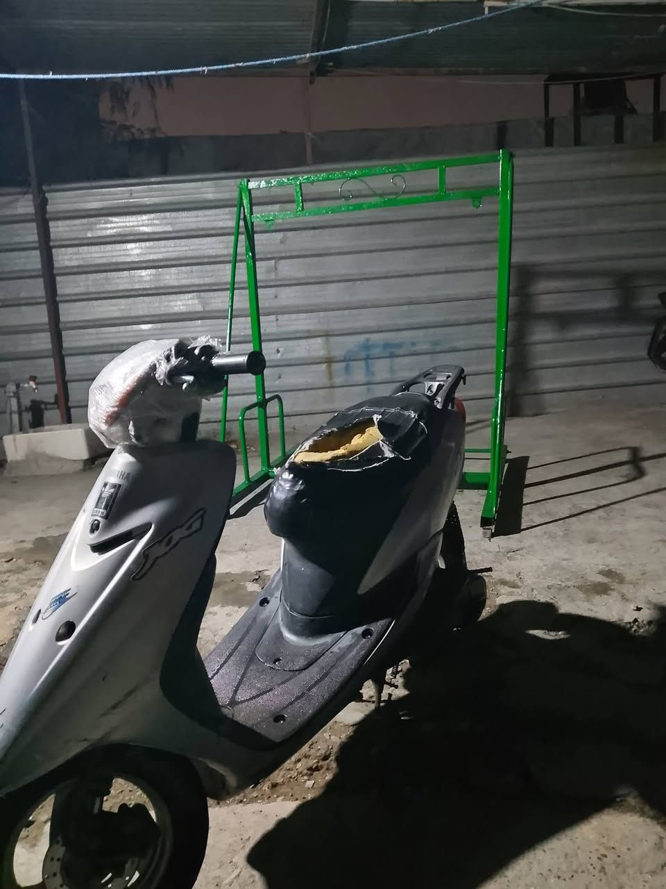 السلام عليكم عصفوريه 60 كامله من كل شي فقط بيها نقص دكمه سلف ويده بريك امامي الباقي كله كامل فقط ذني سعر 150 وبيها مكاني بغداد الصالحيه مجال الاستفسار :***********
