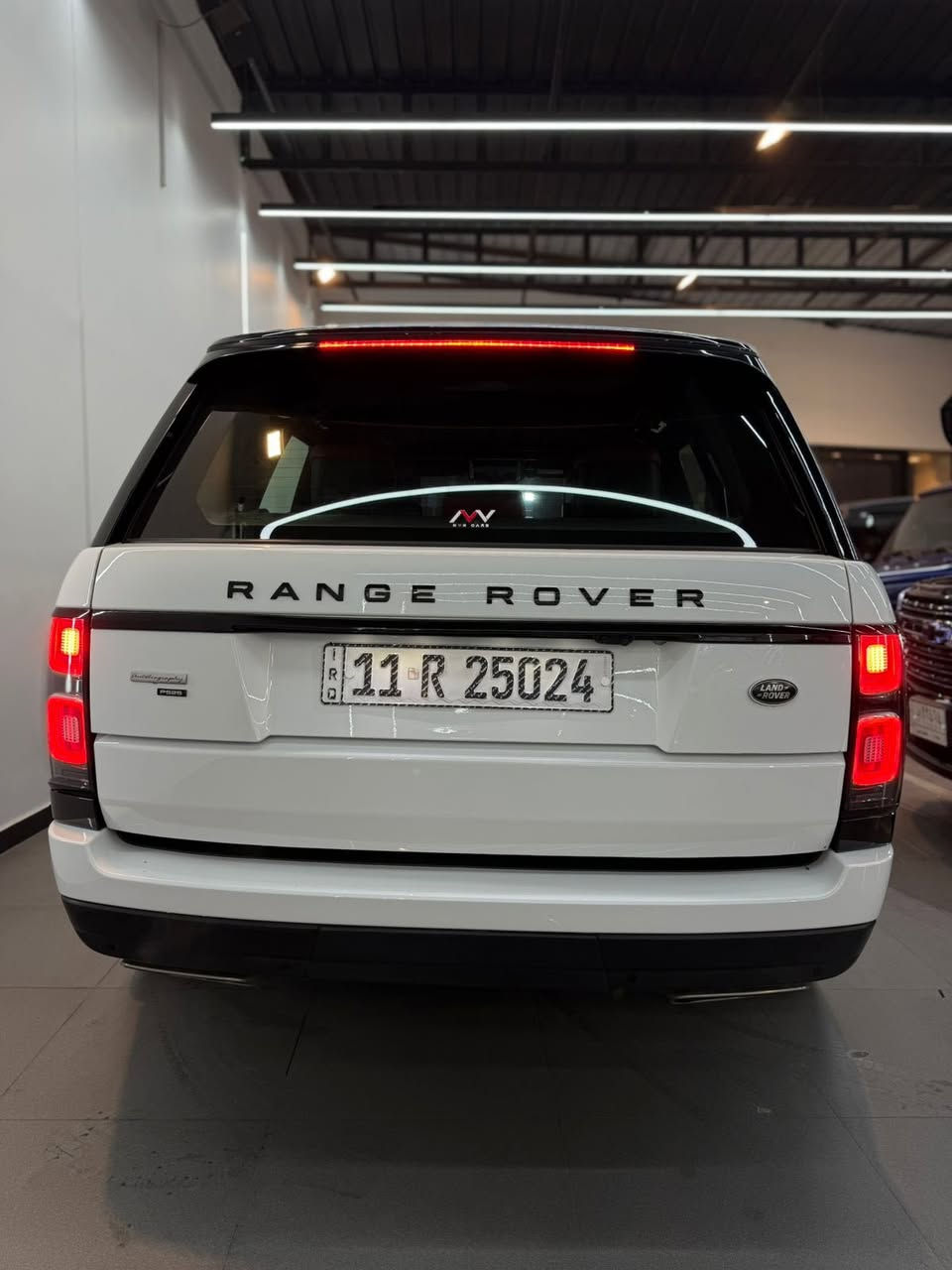 � للبيع – Range Rover Vogue Autobiography P525 | موديل 2022 🔥
⚙️ المحرك: V8 سوبر تشارج P525

🏁 القوة: 525 حصان

🚘 الدفع: رباعي دائم AWD

⚡ ناقل الحركة: أوتوماتيك 8 سرعات

📍 الممشى: 30,000 كم فقط

✨ الحالة:

✔️ مغلفة PPF بالكامل

✔️ خالية من العيوب والضرر

✔️ بدون أي نقص

✔️ استخدام نظيف جداً

✔️ جاهزة للفحص

ميحتاج احجي مواصفات السياره اعله موصفات من كلشي 

والسياره جديده ونضيفه 

 باقي التفاصيل اتصل وتدلل 

ترهم مراوس مع كاديلاك او لاندكروزر vxr 

 

مكانه بغداد اليرموك 

📞077 5000 5400

📞078 3900 3600
