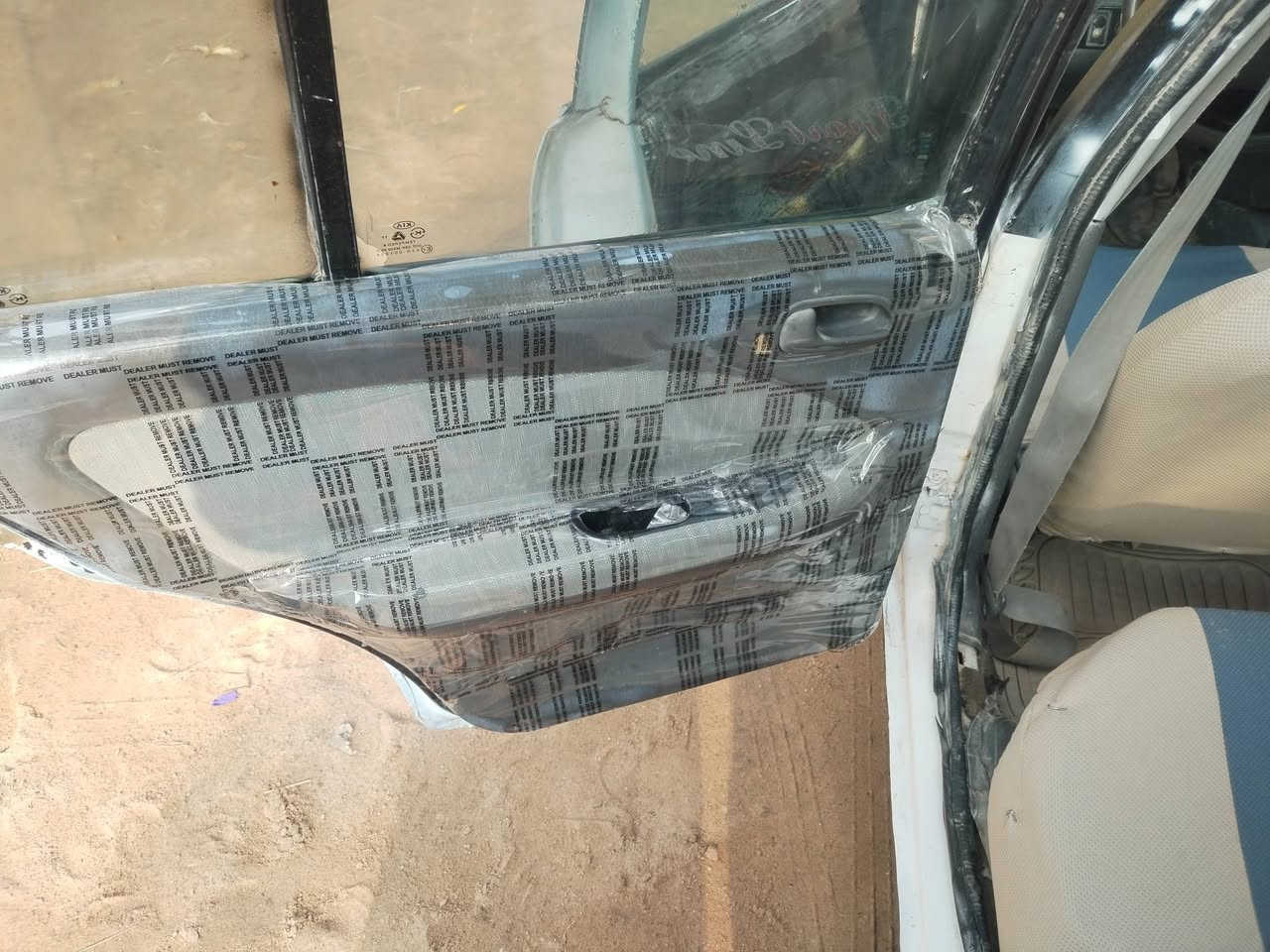 سياره 95 للبيع جير عادي مسكر السياره جاهزه حلوه العنوان بابل مداور ثاني يوم السعر 30ل سياره حداديه منفوضه جاهزه السياره حلوه حيل***********
