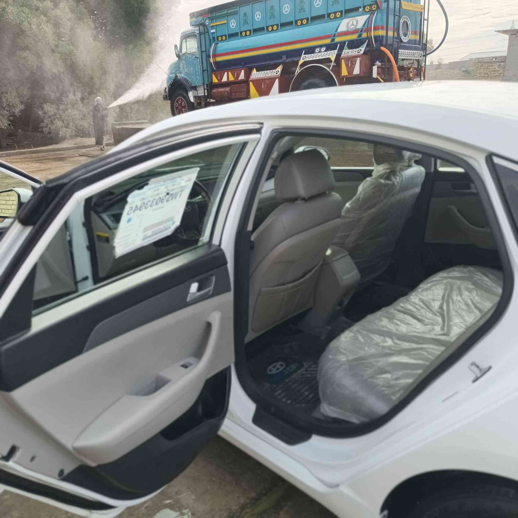 سوناتا امريكيه 2015بسمي مكفولة من مكينه كير حدايه تخم تاير حداديه كله جديد بالجيش حادثة موظح بالصورة بمريكا/130بيهه مجال قليل*********** Singapore
