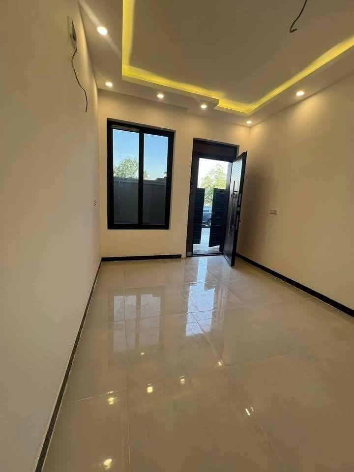 للبيع 100 م واجهه 5 بناء حديث
مدخلين ' 3 غرف  '  2 حمام
حي الجهاد المخابرات 
***********
***********
