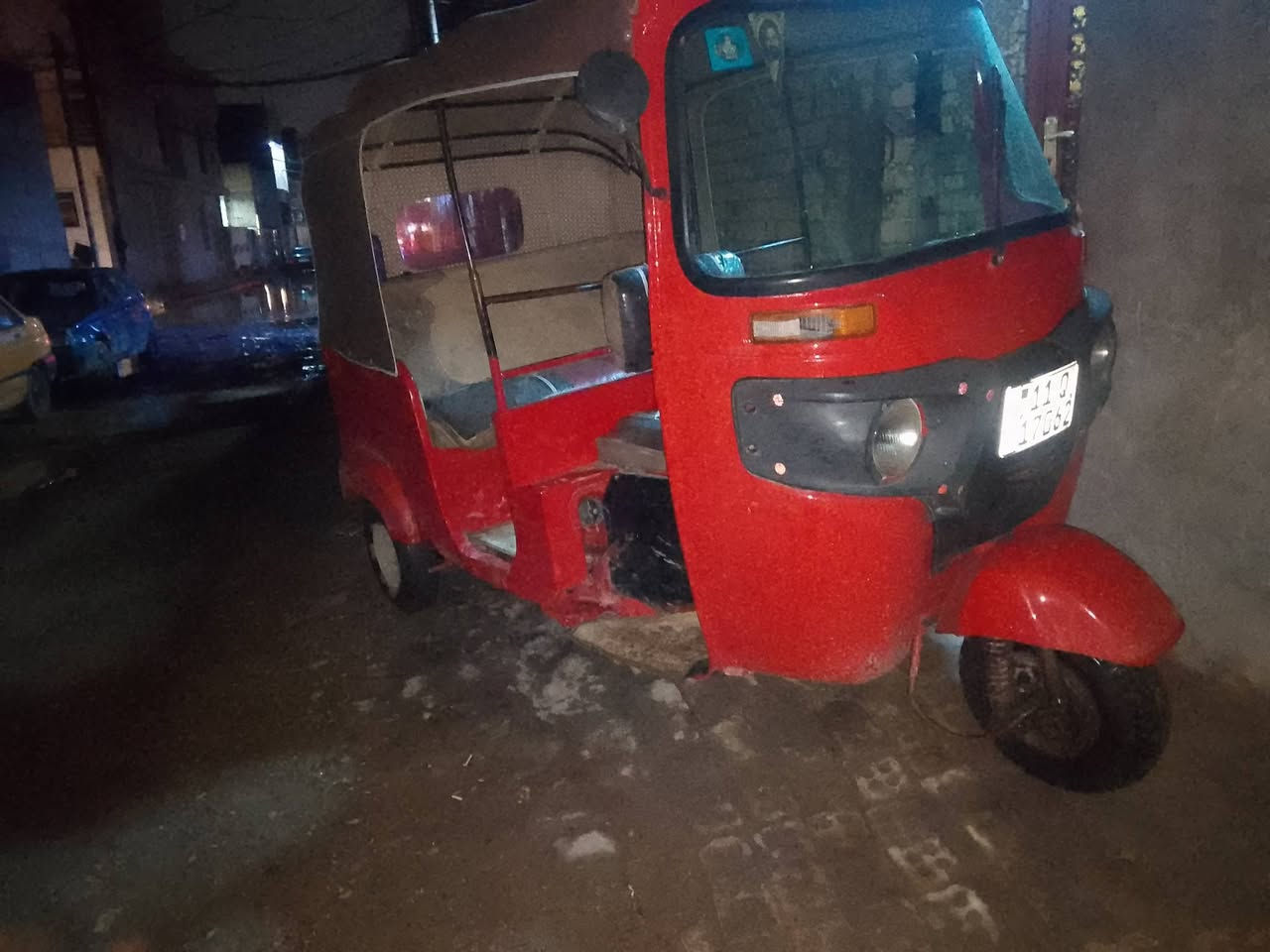 تكتك البيع موديل 17 مكينه مال عشرين مرقم بغداد مصبوغه جماليه سعر 5ملايين وبيه مجال الاتصال على الرقم ***********
