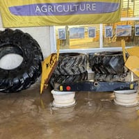 للبيع هوزن خلفي +ويل حجم 18 +اطار حجم 20 زوج +اطار حجم 26 امامي + كفاخ...