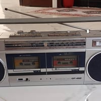 هذا راديو مسجل شارب ياباني اصلي شغال بالكامل دبل سماعه دبل كاسيت شغالا...