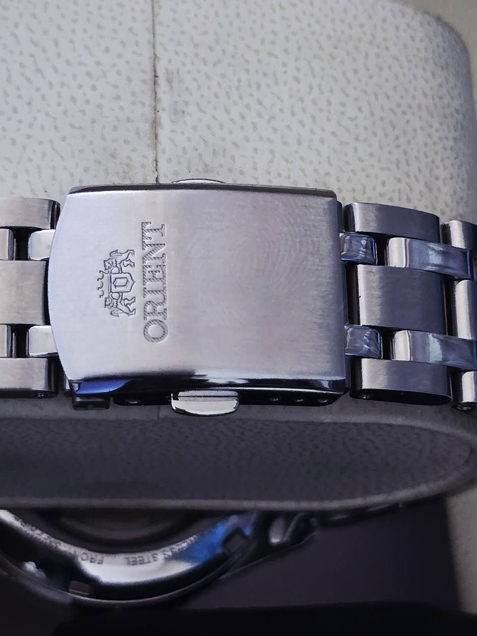 اورينت قلب مفتوح 
ياباني اصلي وليس مجدد اوتماتيك  
ظهر زجاجي مكشوف 
سير ستنل ستيل واسع 
الساعه تقريبا جديده 
قطر ٤٠ بدون الزمبلك 
١٧٠ دولار 
المكان اربيل 
يوجد توصيل 
Samer Akeel AlJboory 
https://www.tiktok.com/@samerakeelwatch?_r=1&_t=ZS-92XzzfzgLln


**إذا كنت صاحب هذا الإعلان وتريد حذفه لأي سبب، رجاءا أرسل رسالة إلى الدعم الفني**