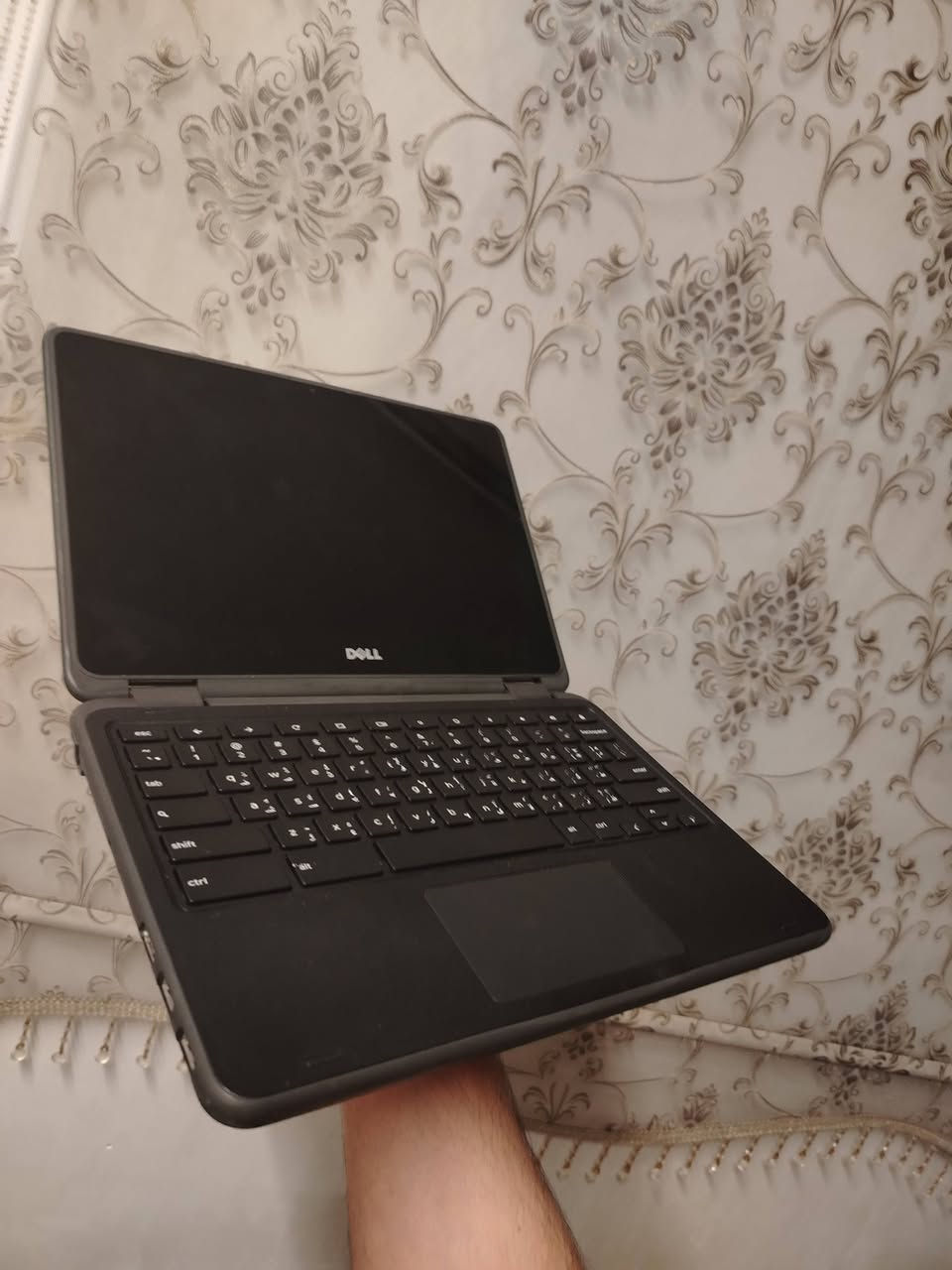 مرحبا لابتوب نوعية دل اخذتة جديد بس طلعلي خيار البوت والفرمتة يعني يحتاج اعادة تنصيب  طبعا يصير ايباد ويصير لمس ايضا السعر 50 الف  نهايته


**إذا كنت صاحب هذا الإعلان وتريد حذفه لأي سبب، رجاءا أرسل رسالة إلى الدعم الفني**