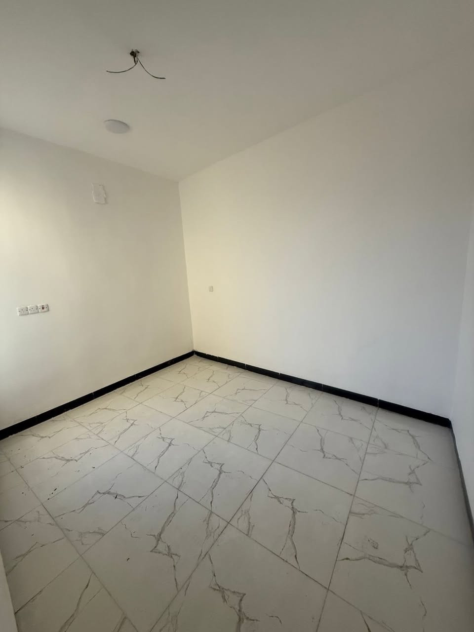 منزل ثلاث طوابق للبيع ✅
المساحه 50م 
الواجهه 4م 
النزال 12.5م 
الموقع البنوك حي التربيه خلف شارع النداوي 
يحتوي على 4 نوم 
سنه البناء 2026 زيرو 
للاستفسار 
***********☎️
