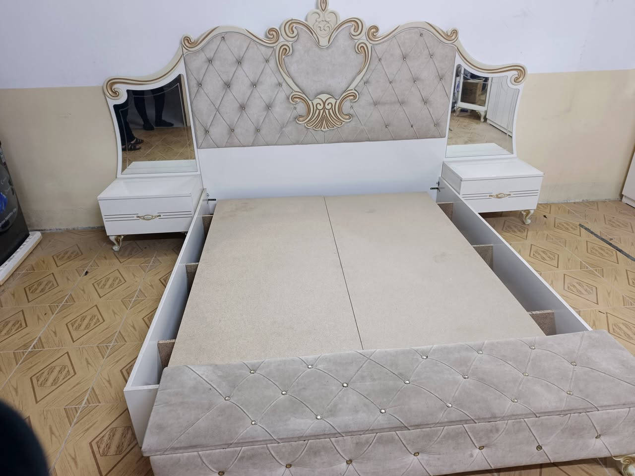 غرفه نوم تركي وصلوني على الخاص


**إذا كنت صاحب هذا الإعلان وتريد حذفه لأي سبب، رجاءا أرسل رسالة إلى الدعم الفني**