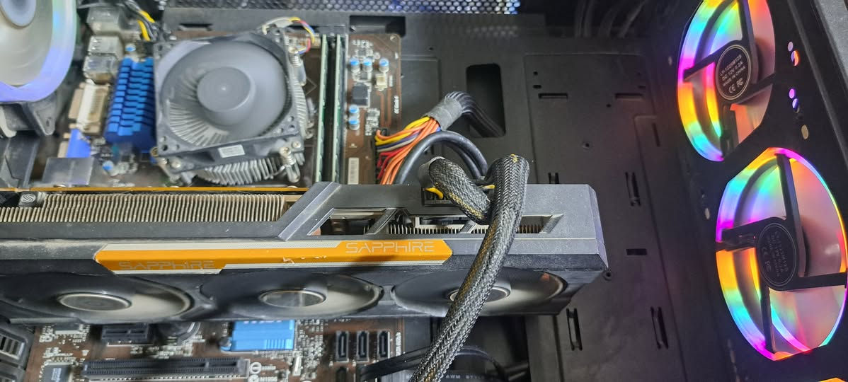 كيس تجميعه كوراي 5 جيل رابع

المعالج  Intel Core i4-4590

الرام -  ddr3 16 gb 

المذربورد  asus b85

الهارد    - ssd 120 hdd 500

كرت الشاشة  Sapphire  R9 390X 8GB DDR5

البورسبلاي thermaltake 700w 

سعر الكيس  220 الف 

الكيس بي 25 لعبة

رقمي ***********

بغداد لا يوجد توصيل
