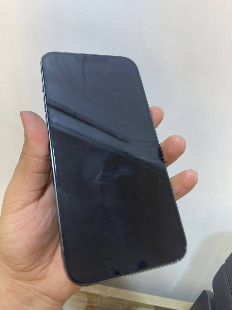 ايفون 13 برو ماكس 
الذاكرة: 128 
البطارية: 86%.
الحالة: الجهاز نظيف جداً، مبدل شاشة فقط (شاشة وكالة) فيس ايدي شغال .
السعر: 450 ألف (وبي مجال بسيط للشراي).
الموقع: بغداد / الزعفرانية.
للتواصل والاستفسار:
📞 ***********
