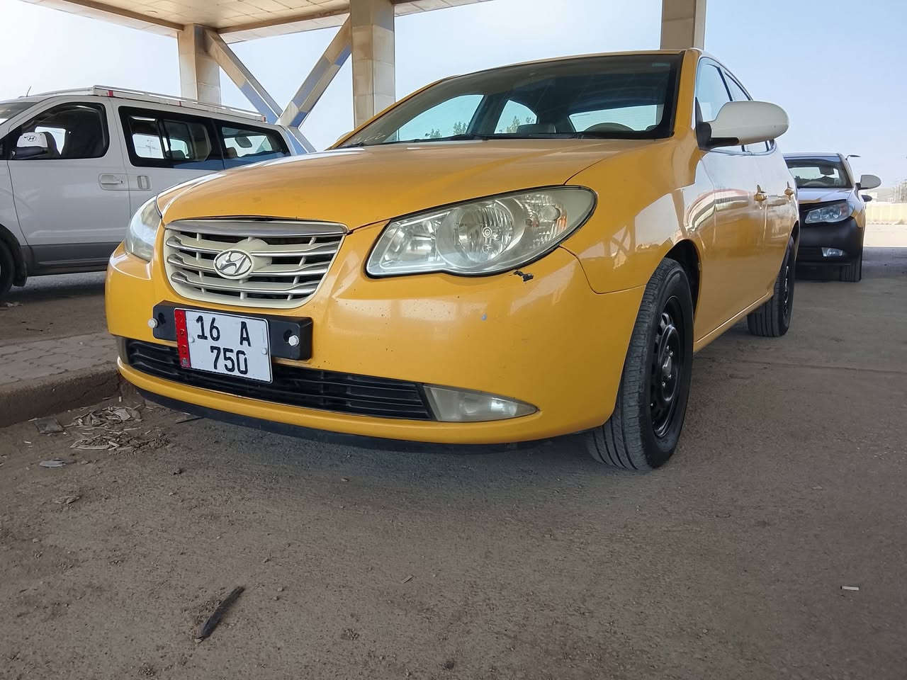 ڜالسلام عليكم النترا 2009 خليجي بيها طخه خشم الجاملغ جاهزة من كلشي كير مكينه حداديه كله جديد مكينه 1600 صبغه جديده ومنظومة تبريد جديده  السعر 103 وبيها شي بسيط حك الحيه مكان السيارة واسط الصويرة ***********
