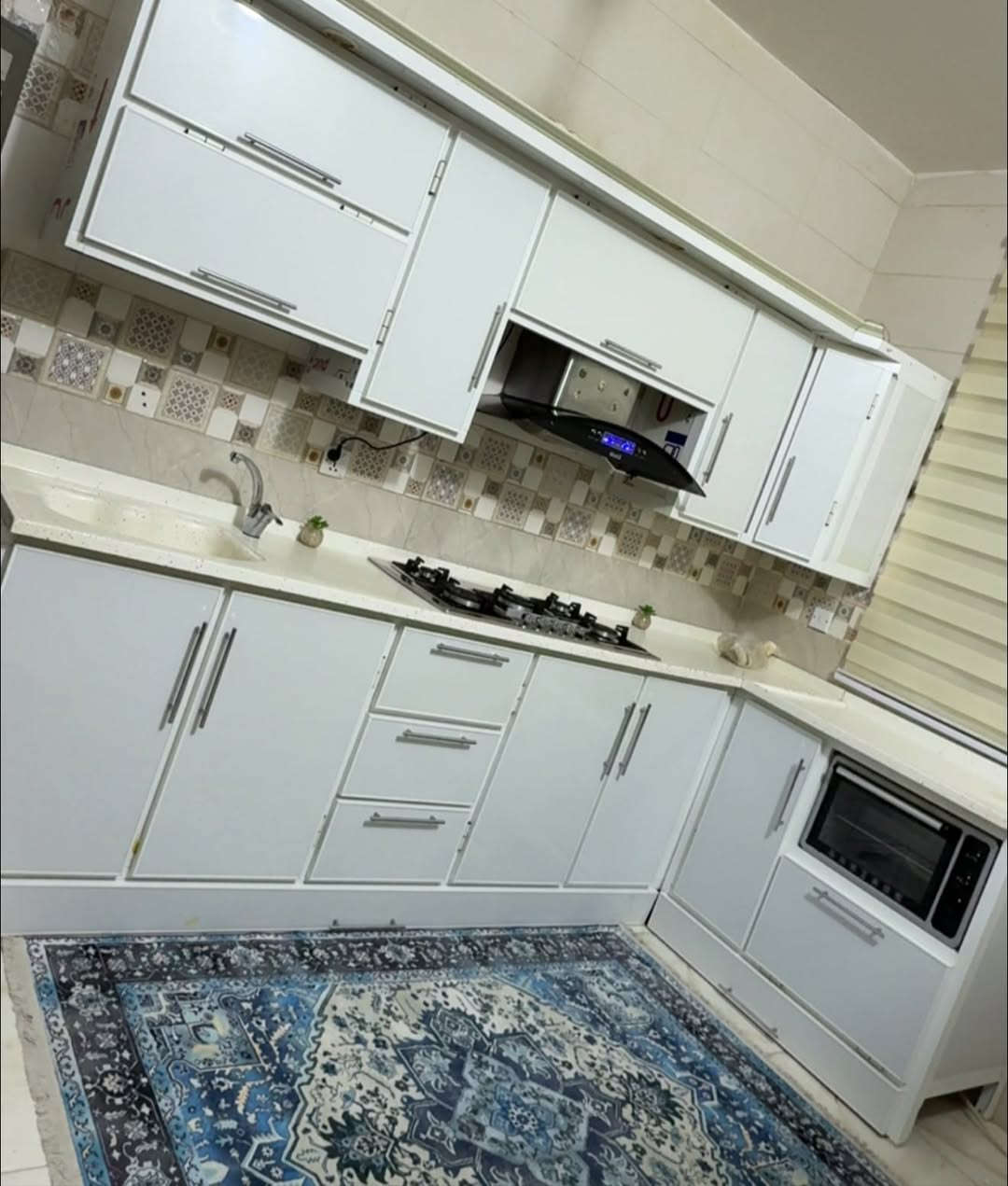 كاونتر خمسه متر الجوه والفوك اربعه نظيف ٩٠٪؜مع طباخ وساحبه وفرن بيع مستعجل


**إذا كنت صاحب هذا الإعلان وتريد حذفه لأي سبب، رجاءا أرسل رسالة إلى الدعم الفني**
