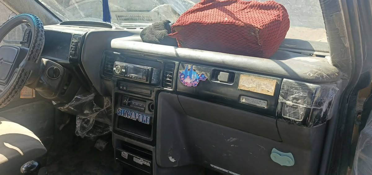 سلام عليكم دوج كلايزر لبيع سبعه راكب نضيفه كير شرط محرك بي صرف قليل رقم اخضر وصل السعر٢٠بيها مجال السياره نضيفه *********** مراوس
