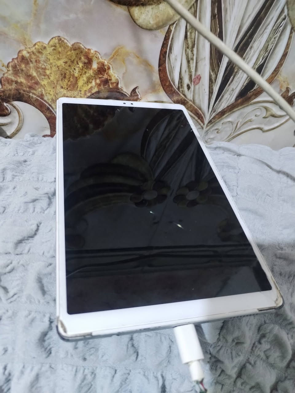 ايباد 7A نضيف حته ببجي يحمل بي  شويه طكات بشاشه شراي يراسل***********
