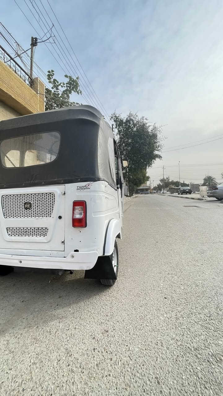 السلام عليكم تكتك للبيع مديل 2021شهر11 بسمي رقم وسنويه انكليزي بغداد تحويل ثاني يوم تكتك نضيفه بيه جوه البك لايت صبغ والغد اليمنه بيه صبغ على كد شبر ودوس معمره والباقي كفاله مكاني بغداد الحسينه الراشديه رقم ***********
