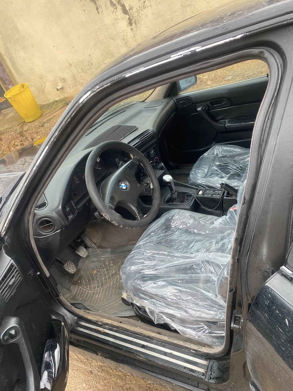 BMW.  موديل. 1991 بيلاد 520 گئر عادي گير محرك بشرط سياره مابي دعم عام بخ المجالية كوشن جلت و  رقم  اربيل تحويل بشرط سعر 55 و مجال    رقم تلفون  ***********
