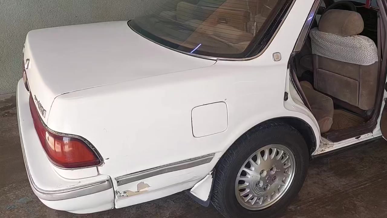 السلام عليكم مارك عظم رقم نجف للبيع بيها مكينة بطه 2500 مكفوله من الكص ونقل جثه سنويه 26 تبريد ميشتغل السعر 48مكان السياره بالنجف 
رقم  ***********
