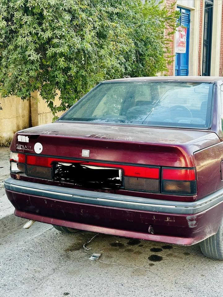 للبيع رينو موديل 1991 بدون صبغ رقم جديد مسطره سنويه جديده محرك صرف ونفخ كير شرط الكهربائيات شغاله السعر 18 بيها مجال التواصل على
***********
